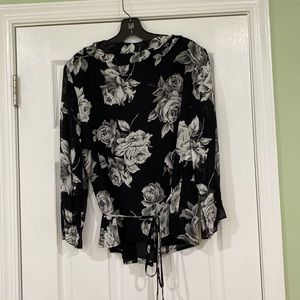 Jones New York wrap floral top size Large
